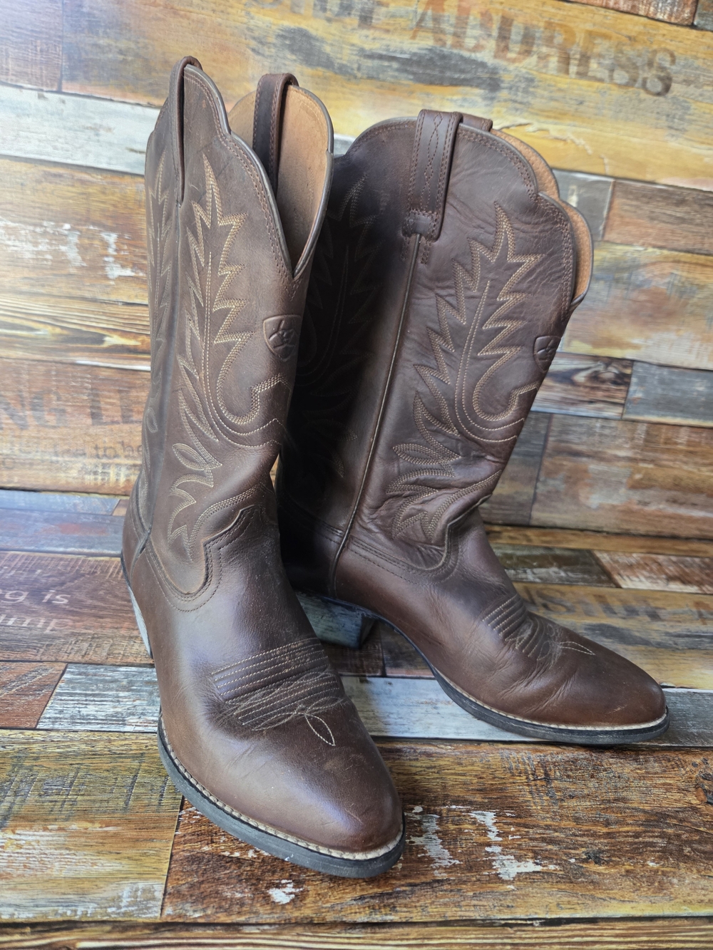 Ariat Brown Leather Embroidered Western Cowboy Boots